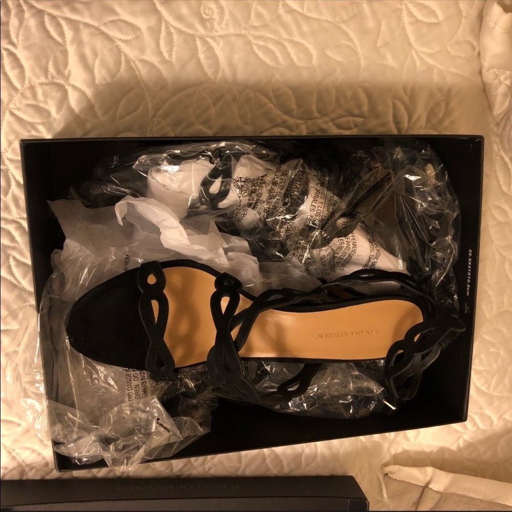 Banana Republic suede sandal - Picture 3 of 3